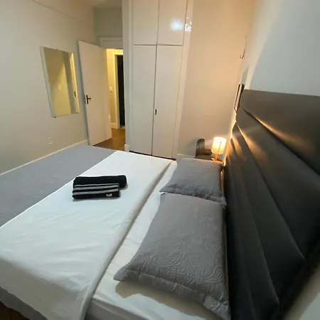 3br Luxo Com 2 Garagens Na Localização *
