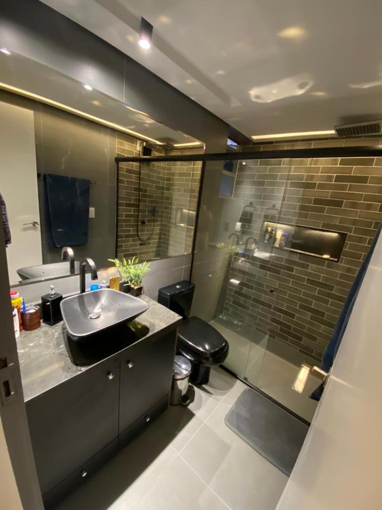 Luxury 3br With 2 Garages In The Location Apartment